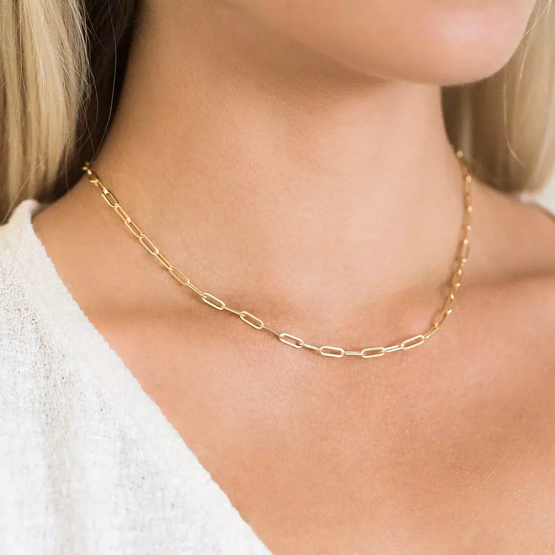 Dainty Linkage Necklace with Paperclip Design