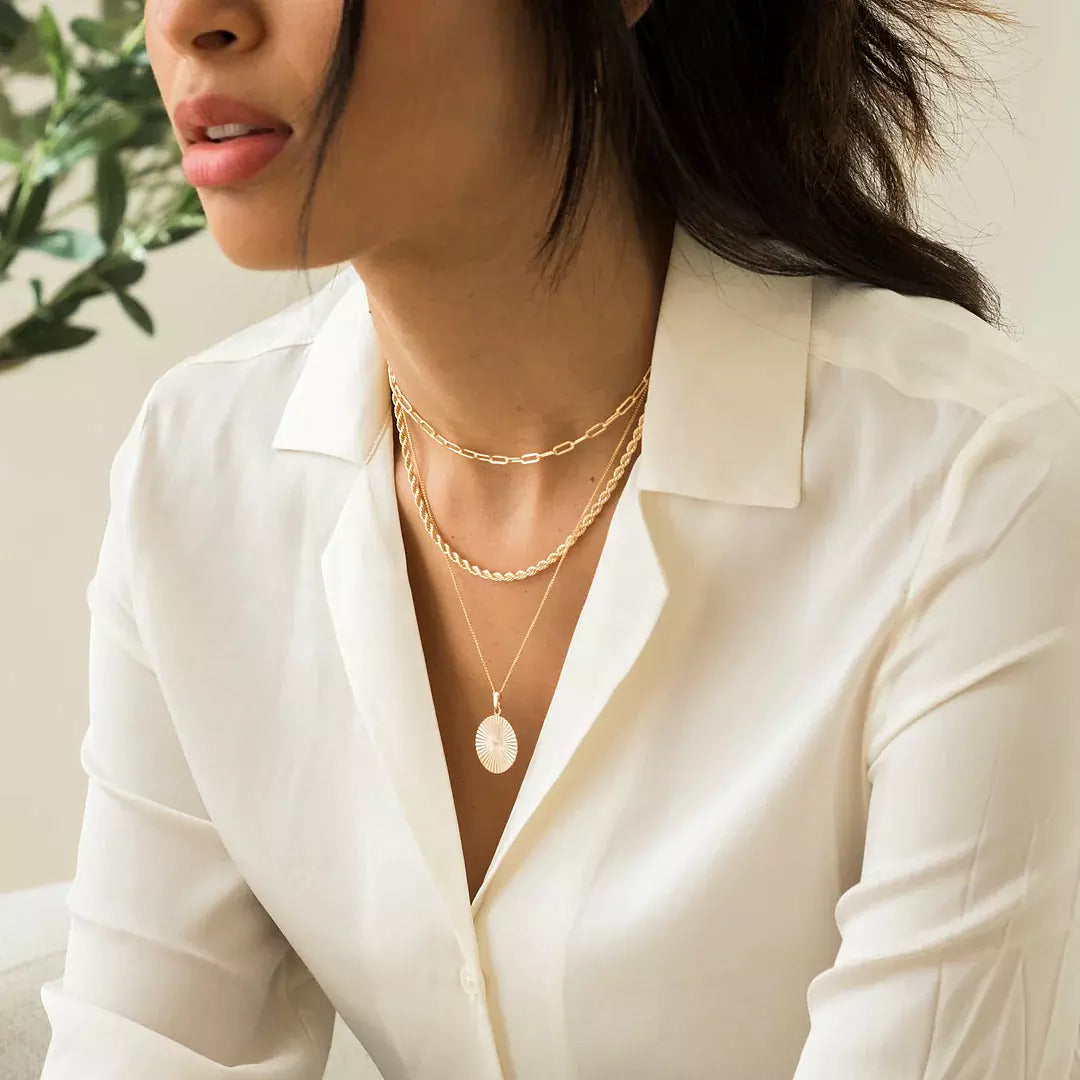 Dainty Linkage Necklace with Paperclip Design