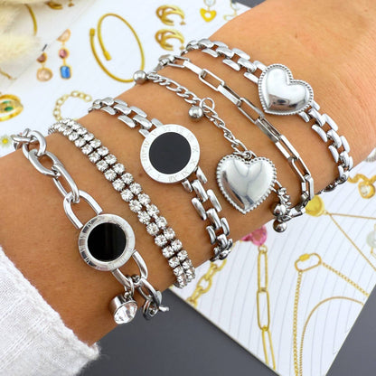 Roman Onyx Single Charm Paperclip Chain Bracelet