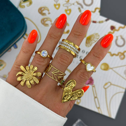 Botanic Charm Ring